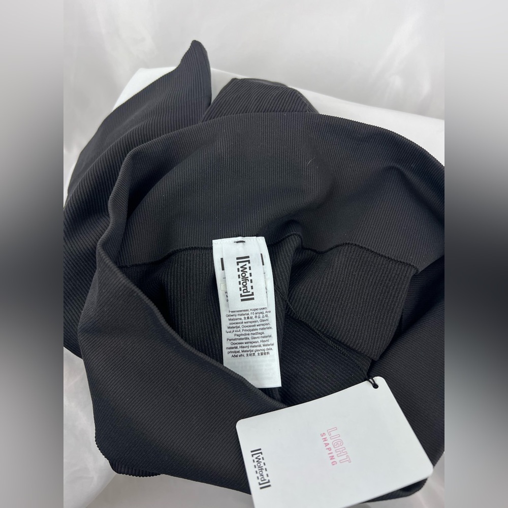 Wolford Athleisure Biker Shorts Black Large (L) 61402 NWT $156 - Picture 7 of 13